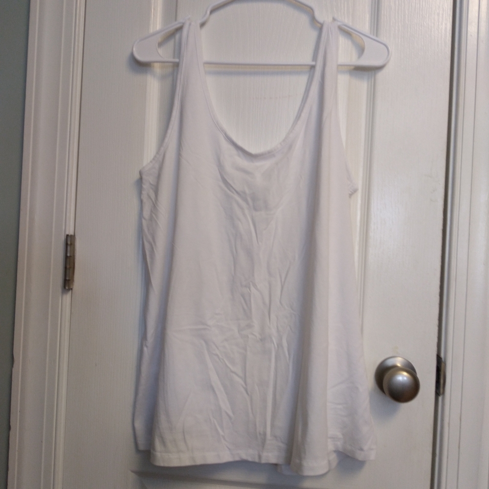 Women’s White Scoop Neck Tank Top Essential Staple Capsule Workout